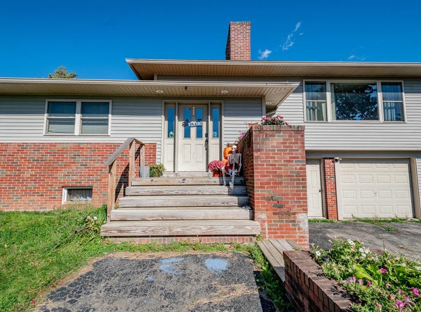 184 Main Road, Charleston, ME 04422