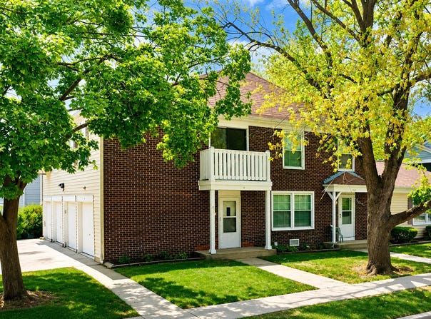 411 SIDNEY Avenue, Glendale Heights, IL 60139