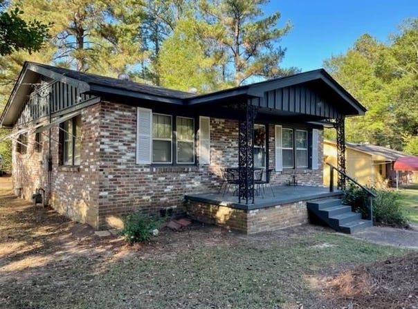 940 Highway 12 E, Kosciusko, MS 39090