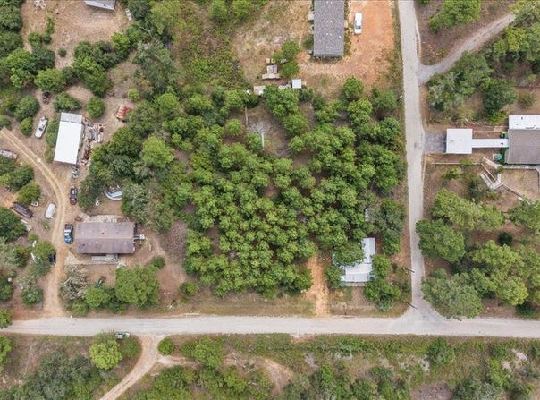 259 Pinehill Dr, Bastrop, TX 78602