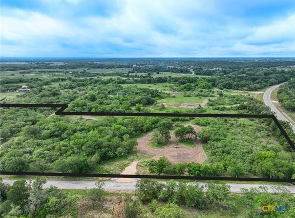 150 Pumper Rd, Luling, TX 78648