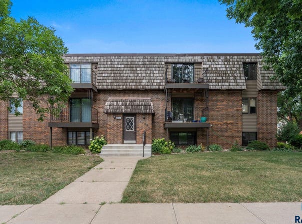 3708 S Terry Ave, Sioux Falls, SD 57106