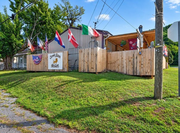 605 E 5th Street, Damascus, VA 24236