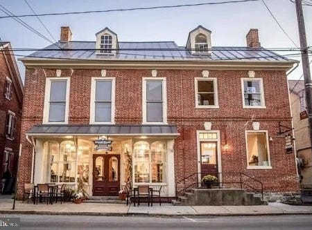 TAVERN, STRASBURG, PA 17579