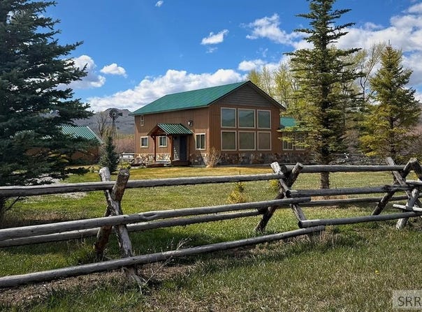 4239 Summit Drive, Mackay, ID 83251
