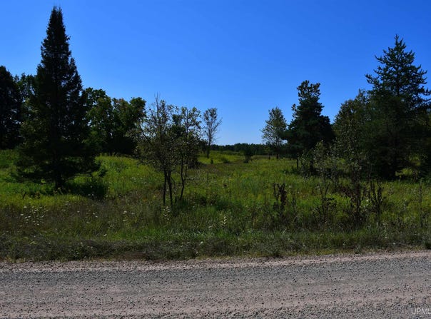20 AC- 26th (CR 434) Road, Brampton, MI 49837