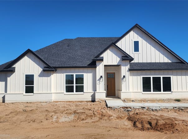 124 Legends Way, Bridgeport, TX 76426