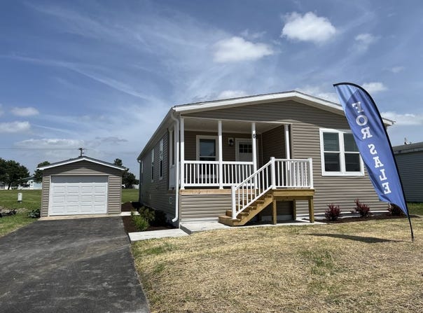 6 Swan Lane, Beecher, IL 60401