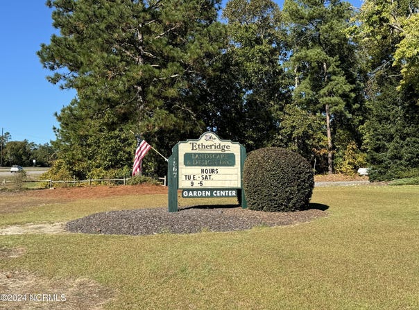 7567 Nc 211 Highway, West End, NC 27376