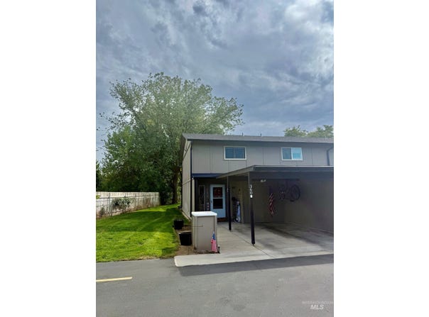 360 N Eagle Glen Ln, Eagle, ID 83616