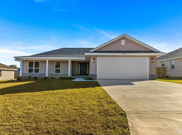 1852 Summer Pecan Dr, Cantonment, FL 32533