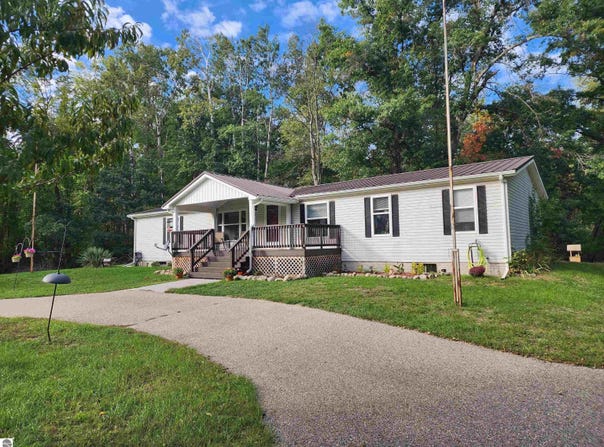 3560 Pine Tree Drive, Weidman, MI 48893