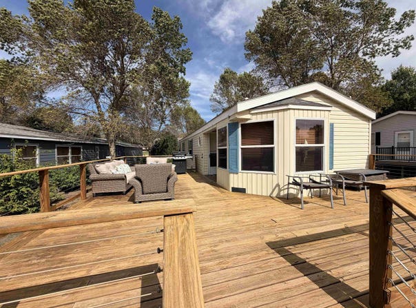 1104 Sunshine Run, Arnolds Park, IA 51331