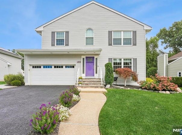 19 Kinder Drive, Bloomfield, NJ 07003