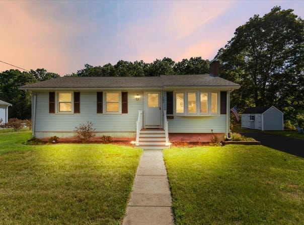 109 Lincoln Rd, Rockland, MA 02370
