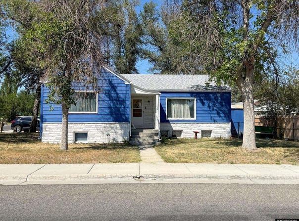 102 E Pershing Avenue, Riverton, WY 82501