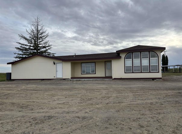 5803 Taylor Flats Rd, Pasco, WA 99301