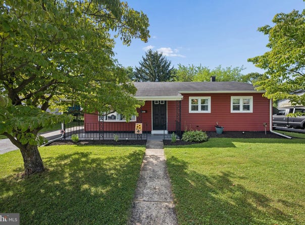 902 YOUNG Place, FREDERICK, MD 21702