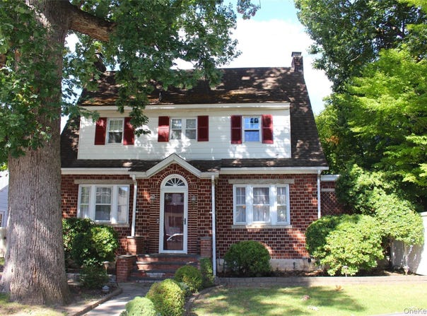 21215 33rd Avenue, Bayside, NY 11361