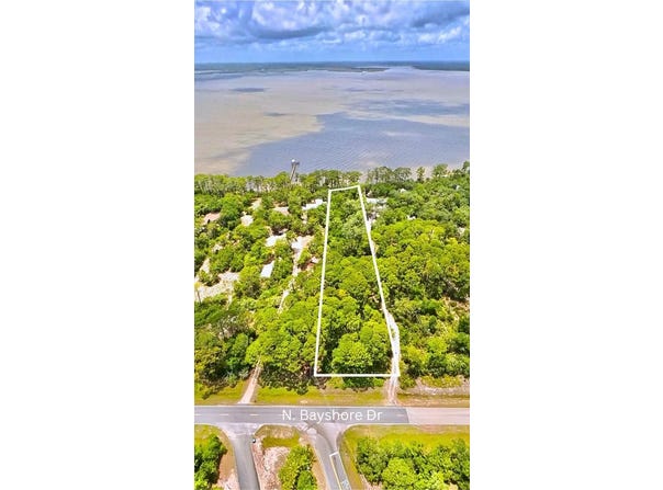 219 N Bay Shore Dr, Eastpoint, FL 32328