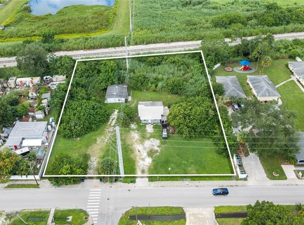 MANGO Avenue, SARASOTA, FL 34234