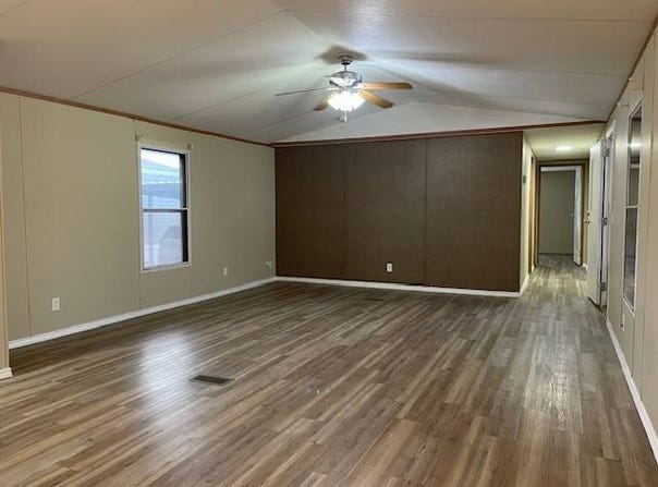 2300 Ward Bend Rd, Sealy, TX 77474