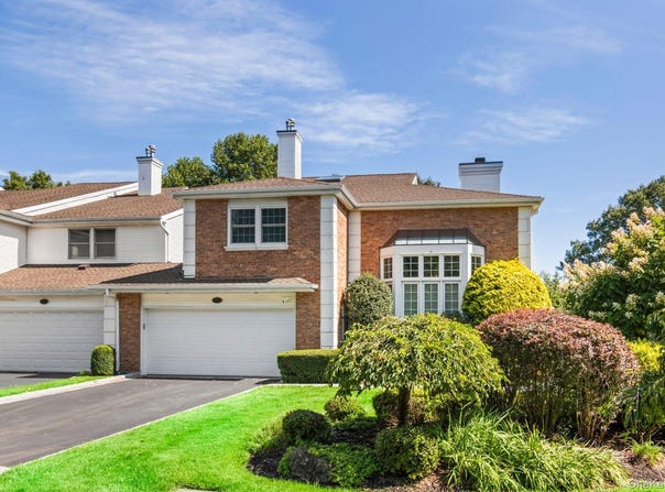 Commack, NY 11725
