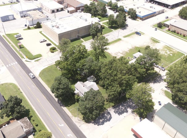 202 E 12th Street, Lamar, MO 64759
