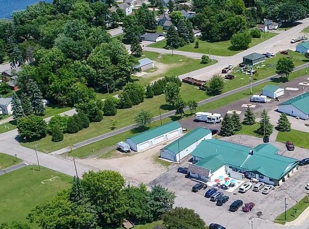 201 E Nokomis Street, Osakis, MN 56360