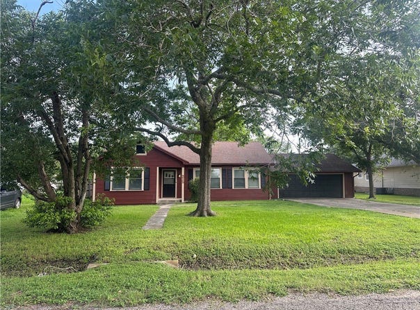 215 W Heard, Refugio, TX 78377