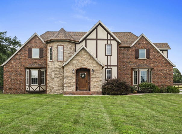 918 Grayhawk Loop, Marshfield, MO 65706