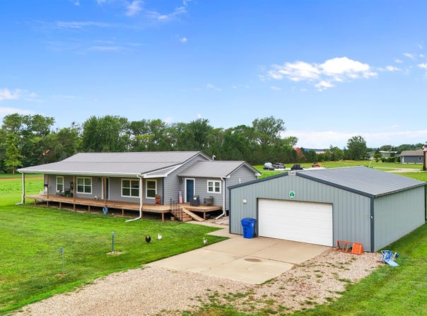 32103 Saginaw, Vermillion, SD 57069
