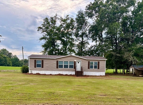 100 James st, Gilbertown, AL 36908