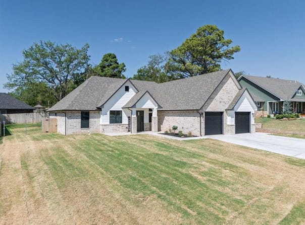 1804 Larkin Lane, Shawnee, OK 74804