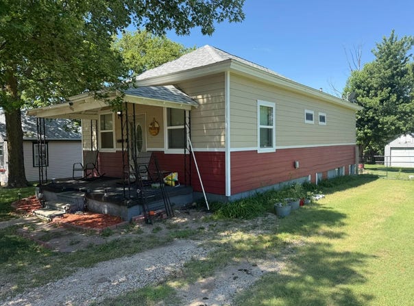 908 N Colorado St, Ellsworth, KS 67439