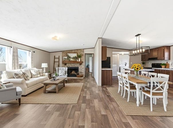 393 W CR 5719, Devine, TX 78016