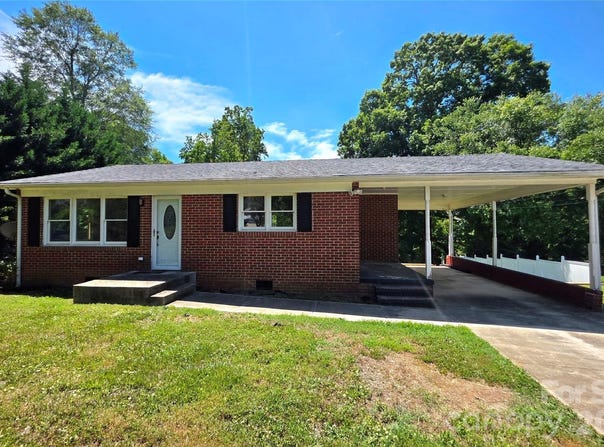 2831 Beechwood Circle, Gastonia, NC 28054