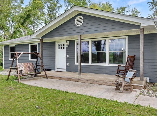 1625 S Sangamon Street, Crete, IL 60417