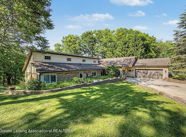 6187 Willow Highway, Grand Ledge, MI 48837