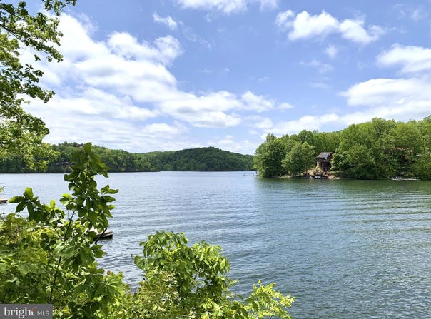 233 SUNSET Circle, CROSS JUNCTION, VA 22625