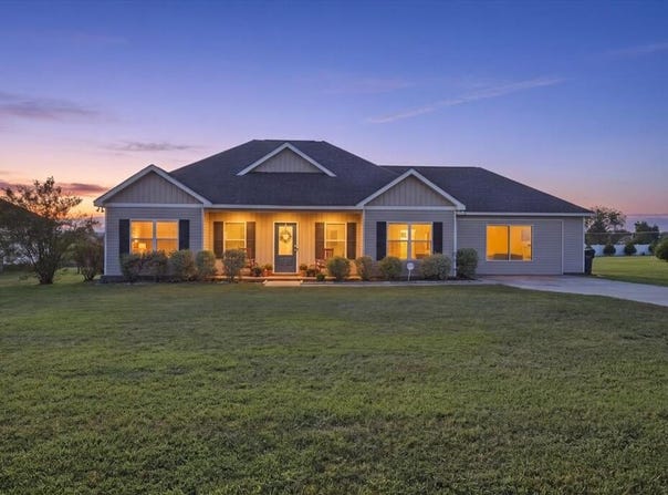 1351 N Broadway, Ashford, AL 36312