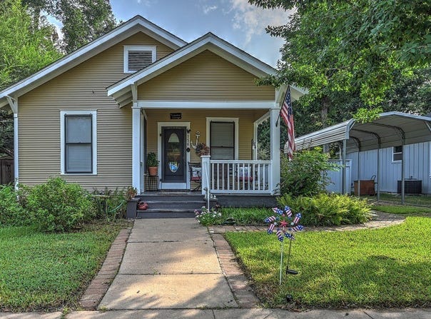 156 2Nd Avenue, Columbus, TX 78934