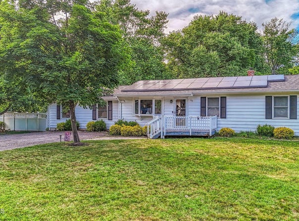 32 Brookside Drive, Howell, NJ 07731