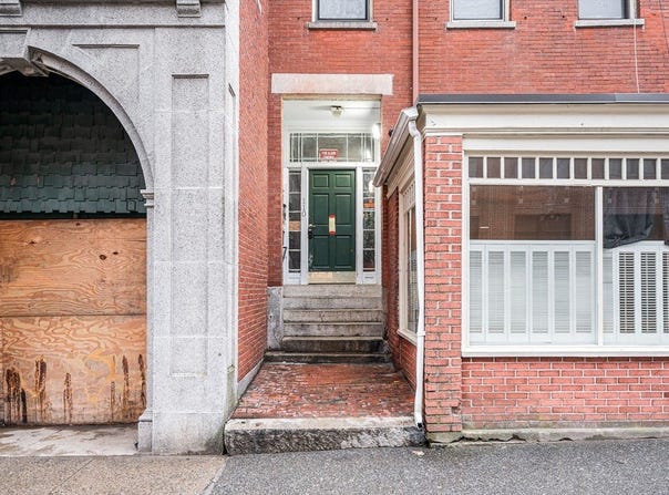 110 Appleton St, Lowell, MA 01852