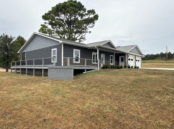 631 Spring Valley Drive, Mammoth Spring, AR 72554