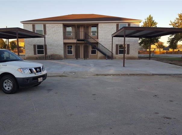 92 Sandstone Dr, Jarrell, TX 76537