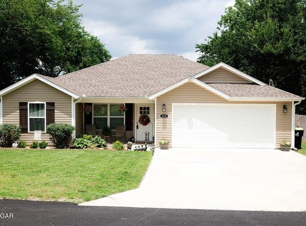 315 E 2nd Street, Webb City, MO 64870