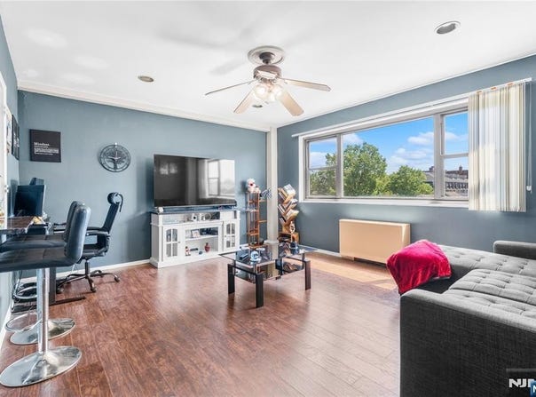 25 Grand Avenue, Hackensack, NJ 07601