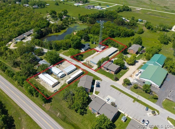 800 S 2nd Street, Versailles, MO 65084
