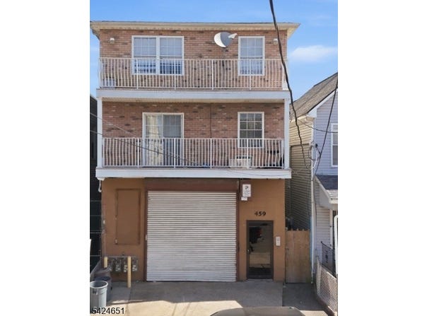 459 Fulton St, Elizabeth City, NJ 07206-2223
